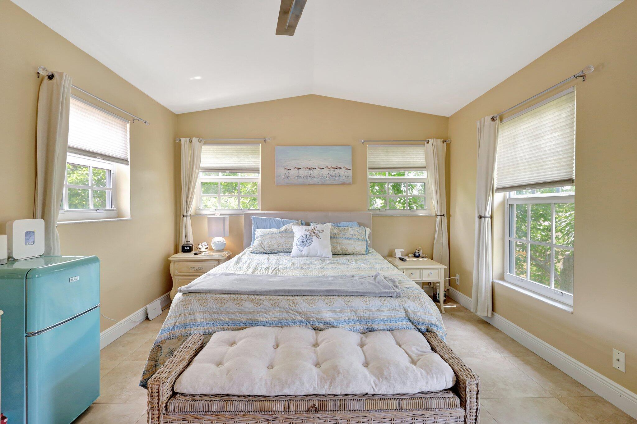BAY REACH CONDO - Residential