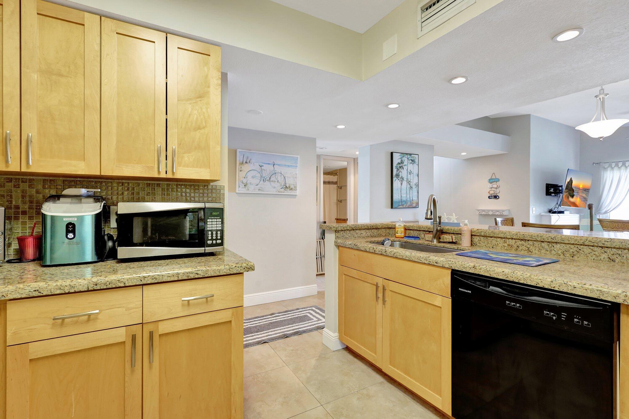 BAY REACH CONDO - Residential