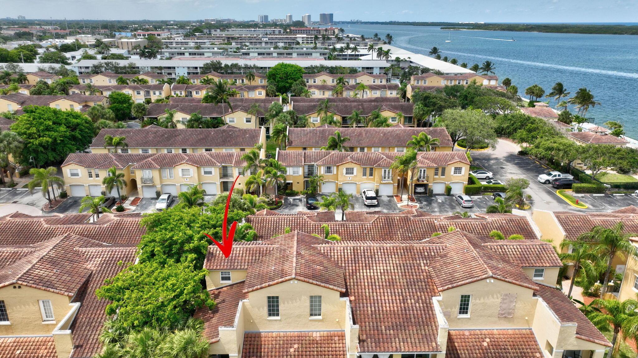 BAY REACH CONDO - Residential