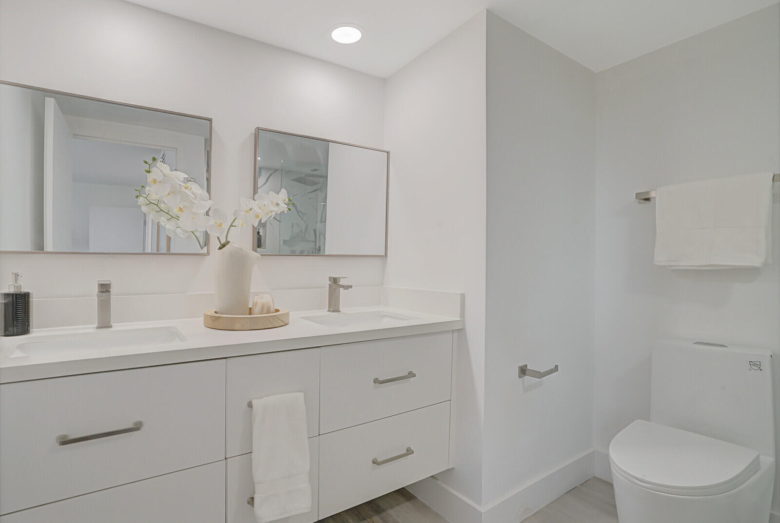 ISLAND HOUSE CONDO - Residential Lease