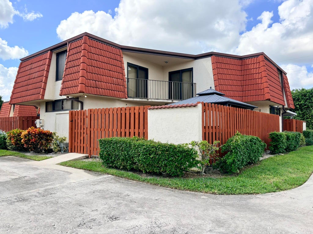 Photo of 3870 VICTORIA Drive, West Palm Beach, FL 33406 (MLS # B26085064)