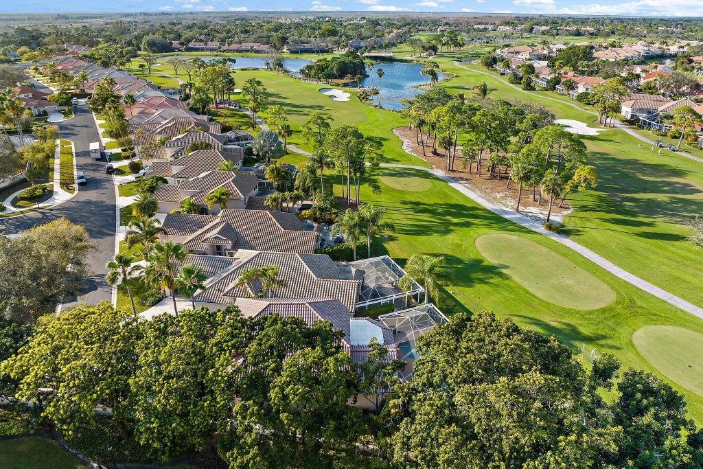 Photo of 137 Eagleton Court, Palm Beach Gardens, FL 33418 (MLS # R10948384)