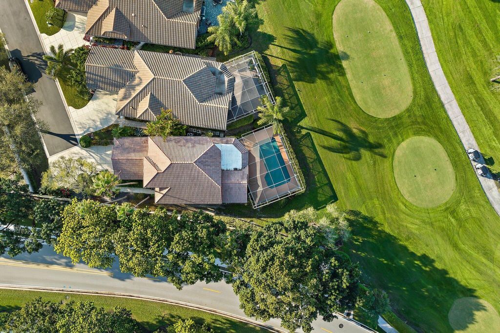 Photo of 137 Eagleton Court, Palm Beach Gardens, FL 33418 (MLS # R10948384)