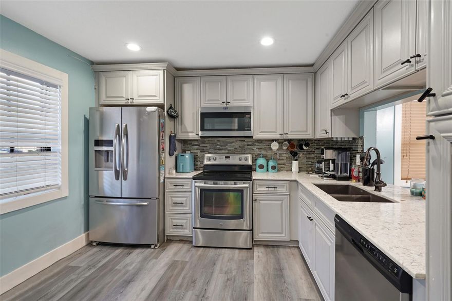 Amazing 3 /2.5 corner townhouse. Impact windows and doors, for peace of mind.
A/C unit 2023, remodeled bathrooms. Vinyl flooring downstairs. Prime location A+Schools, shopping, dining, parks 
and close to major highways. Move in ready !! Just in time for the Holidays !! Pet on premises. No leasing first 3 years of ownership.