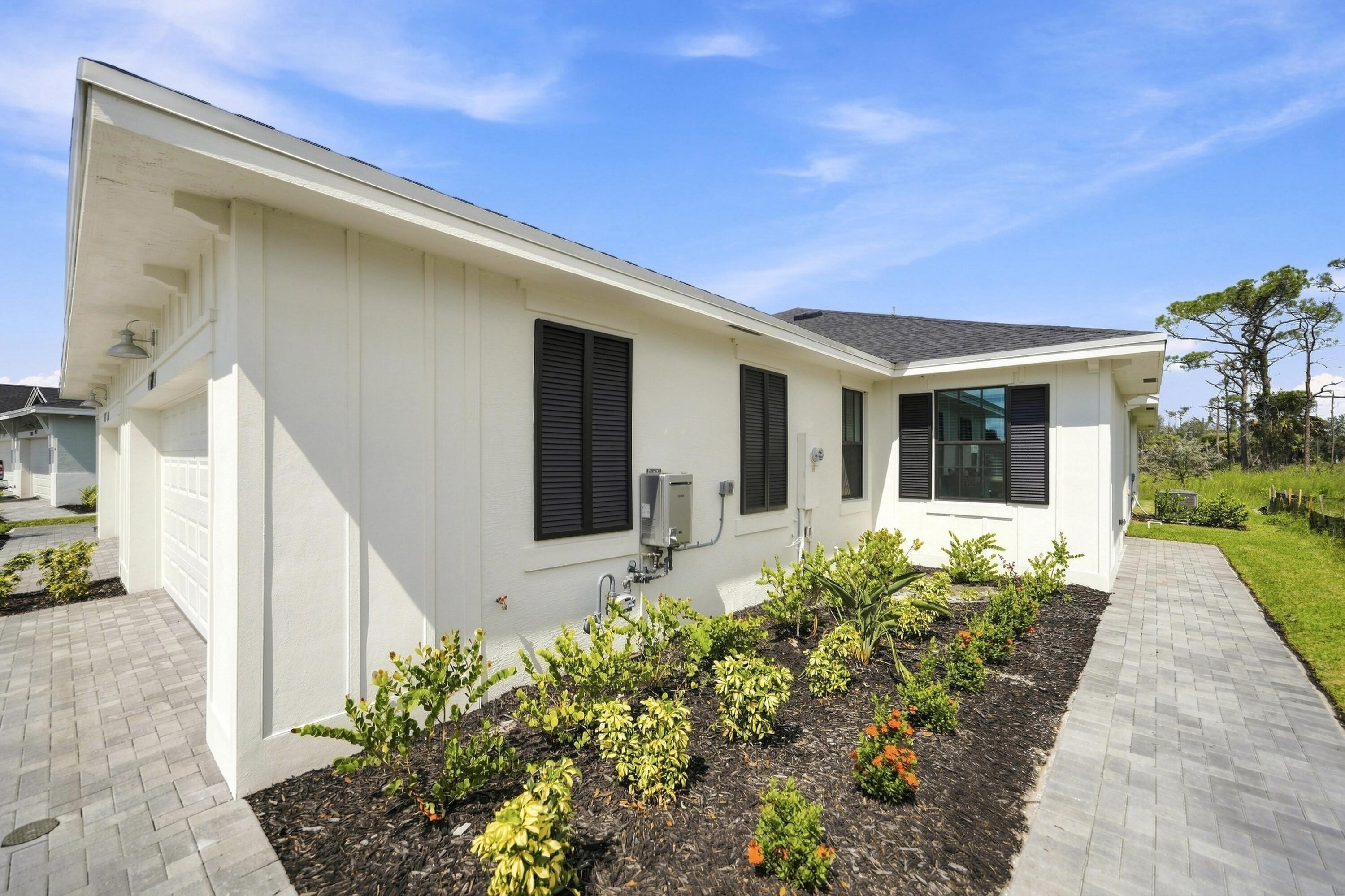 10611 NW WILGROVE Lane, Port St Lucie, FL, 34987/$360,326 1 10611 NW WILGROVE Lane