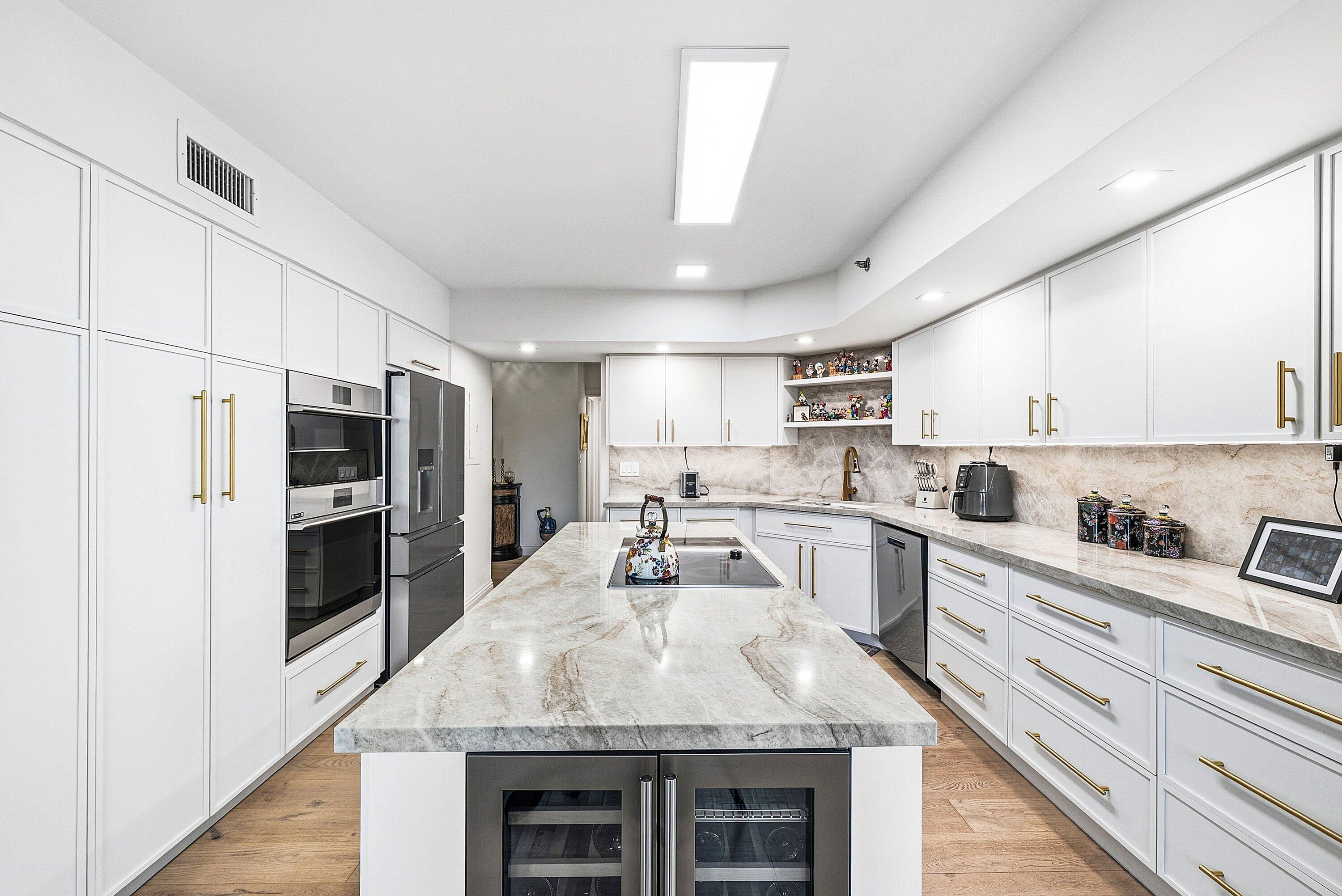 IMPERIAL AT PROMENADE COND DECL FILED 11-19-86 IN - Residential