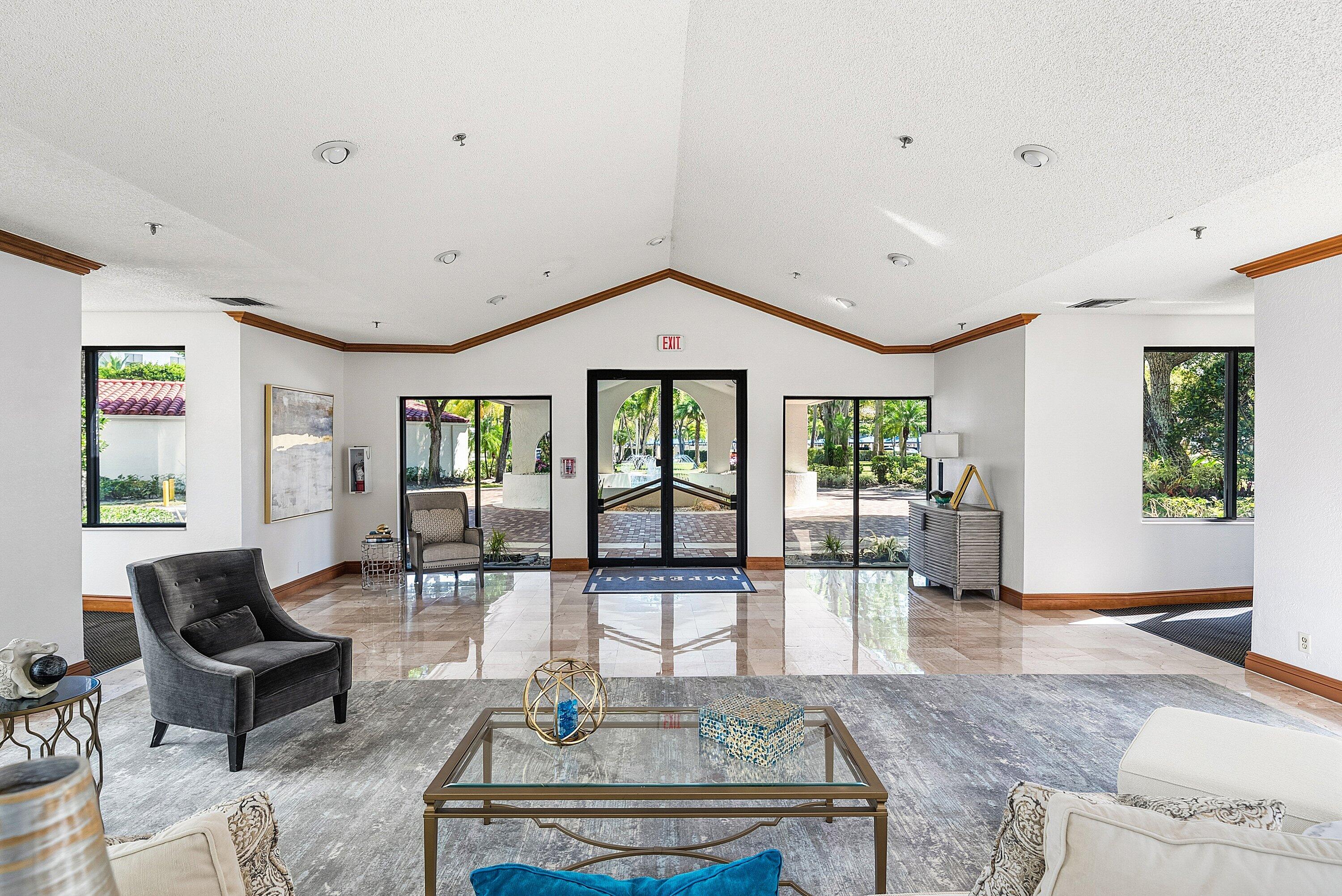 IMPERIAL AT PROMENADE COND DECL FILED 11-19-86 IN - Residential