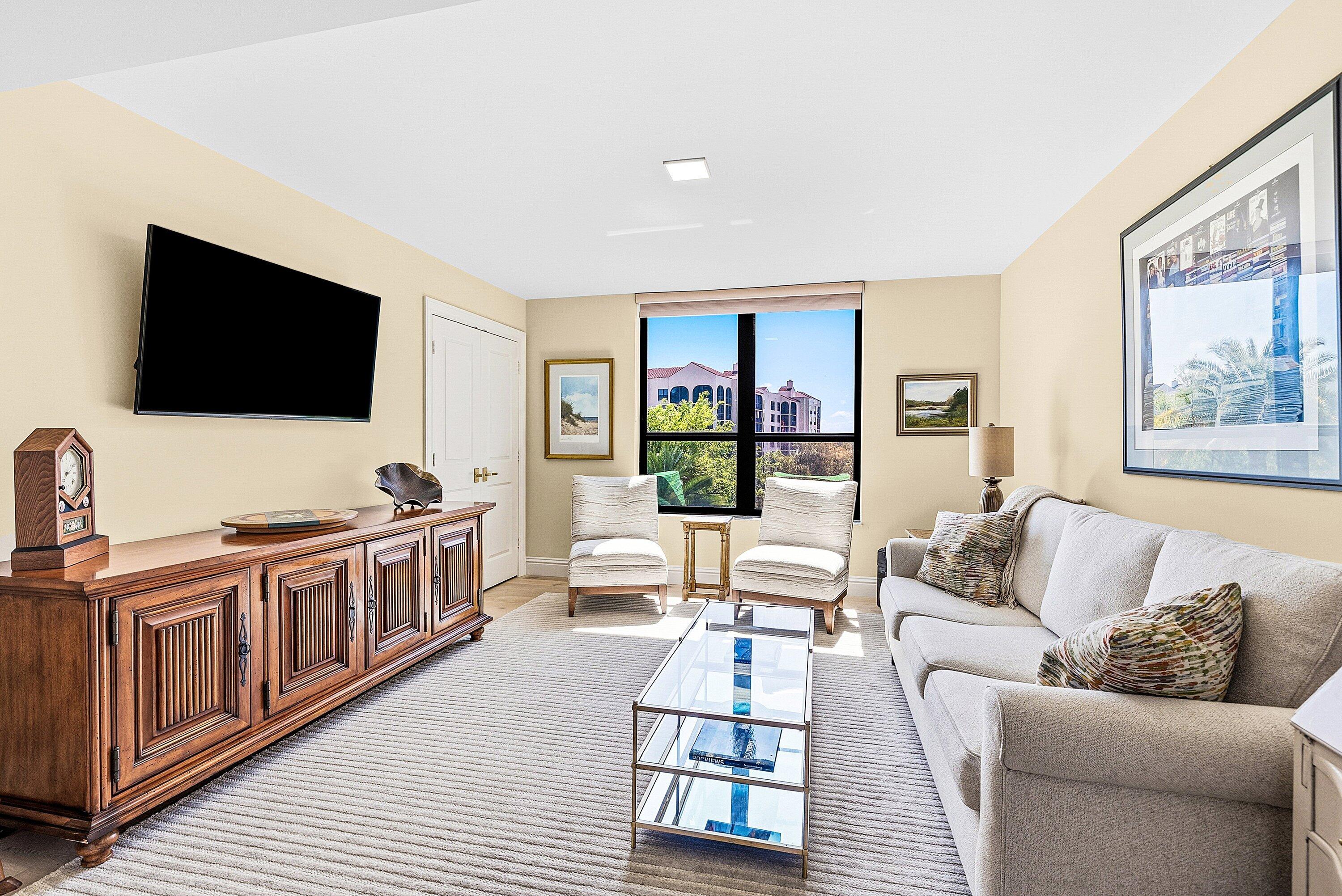 IMPERIAL AT PROMENADE COND DECL FILED 11-19-86 IN - Residential