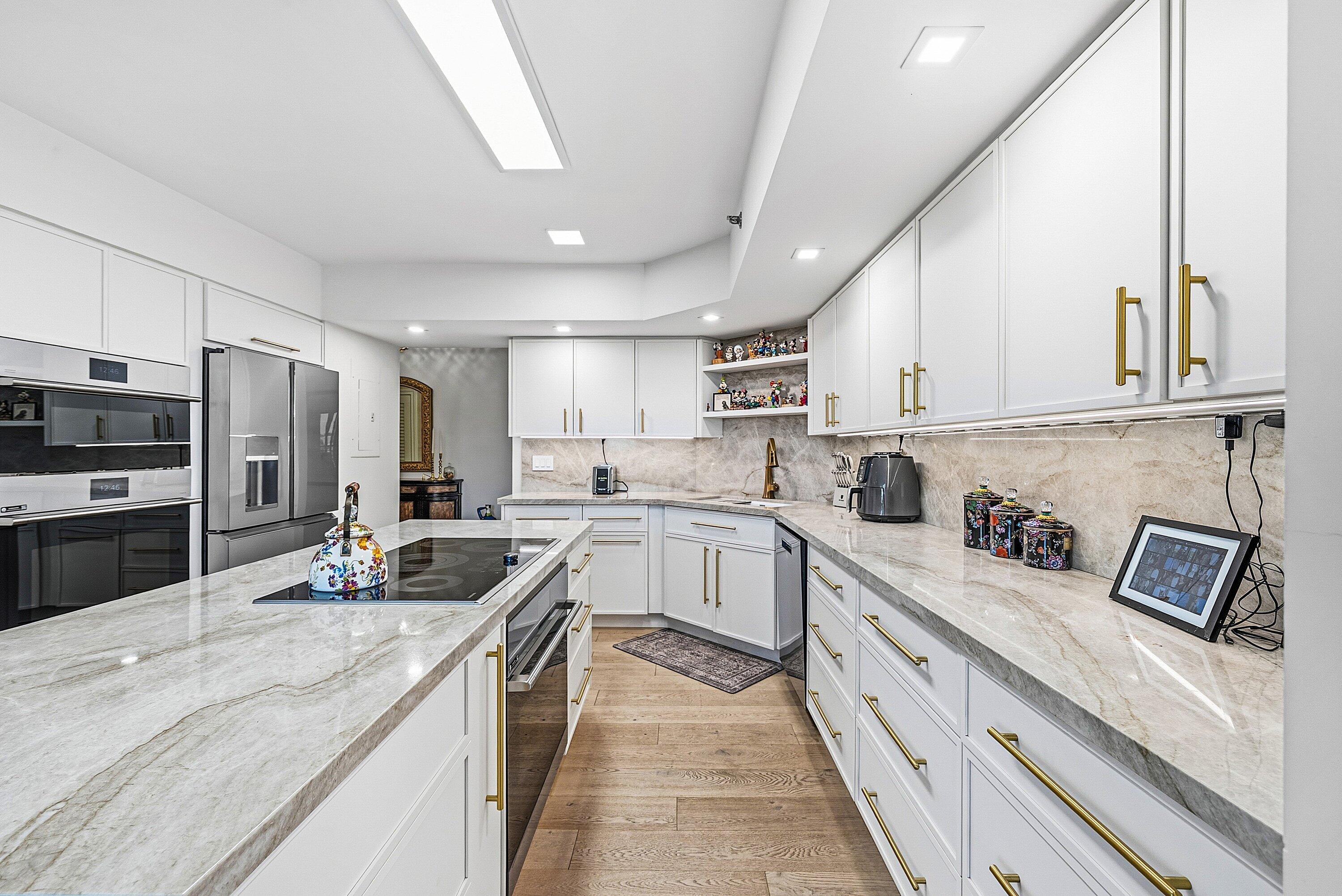 IMPERIAL AT PROMENADE COND DECL FILED 11-19-86 IN - Residential