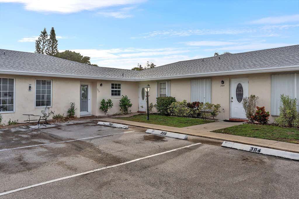 Photo of 386 Bennington Lane, Lake Worth, FL 33467 (MLS # R10954488)