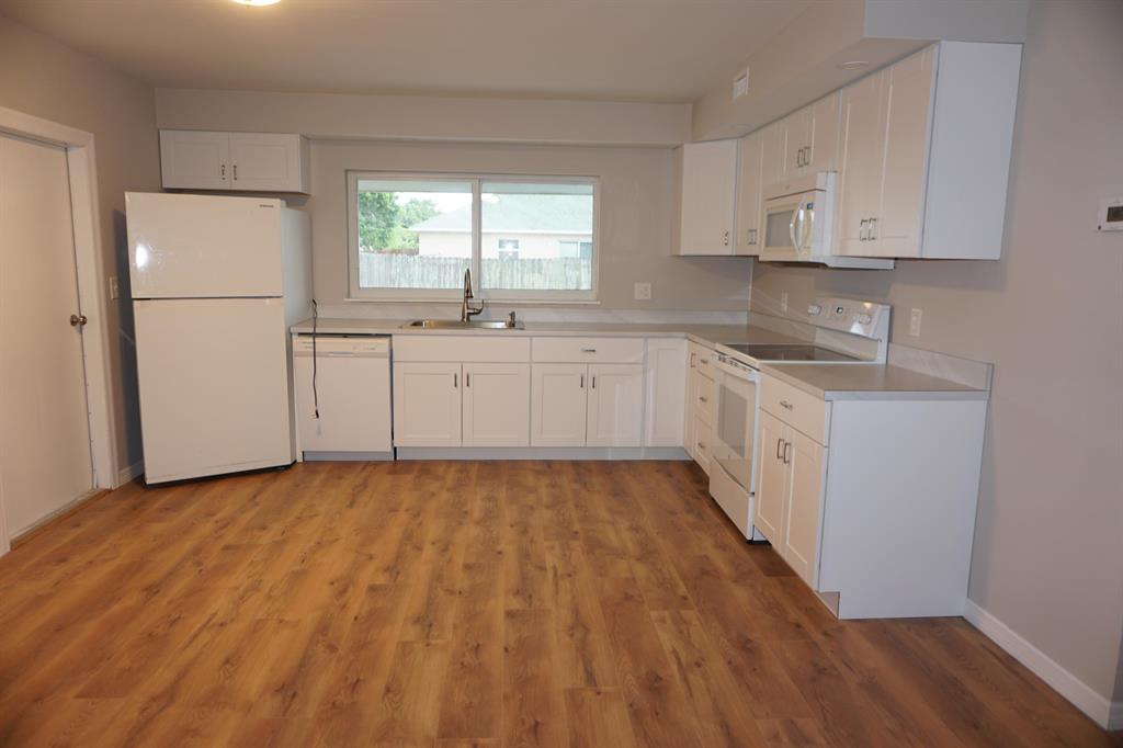 PALM LAKE PARK - Residential Lease