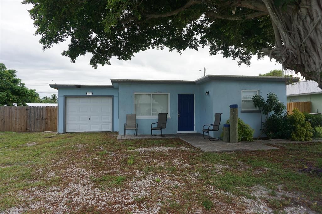 Photo of 1190 NW 15th Street, Stuart, FL 34994 (MLS # R10747098)