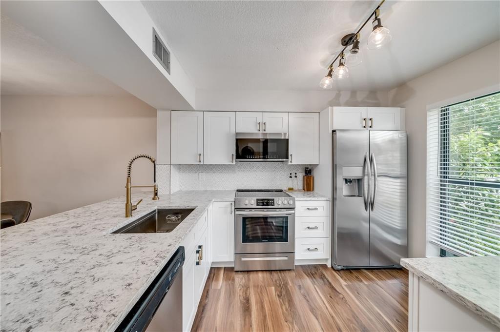 PINES OF OAKLAND FOREST - Residential