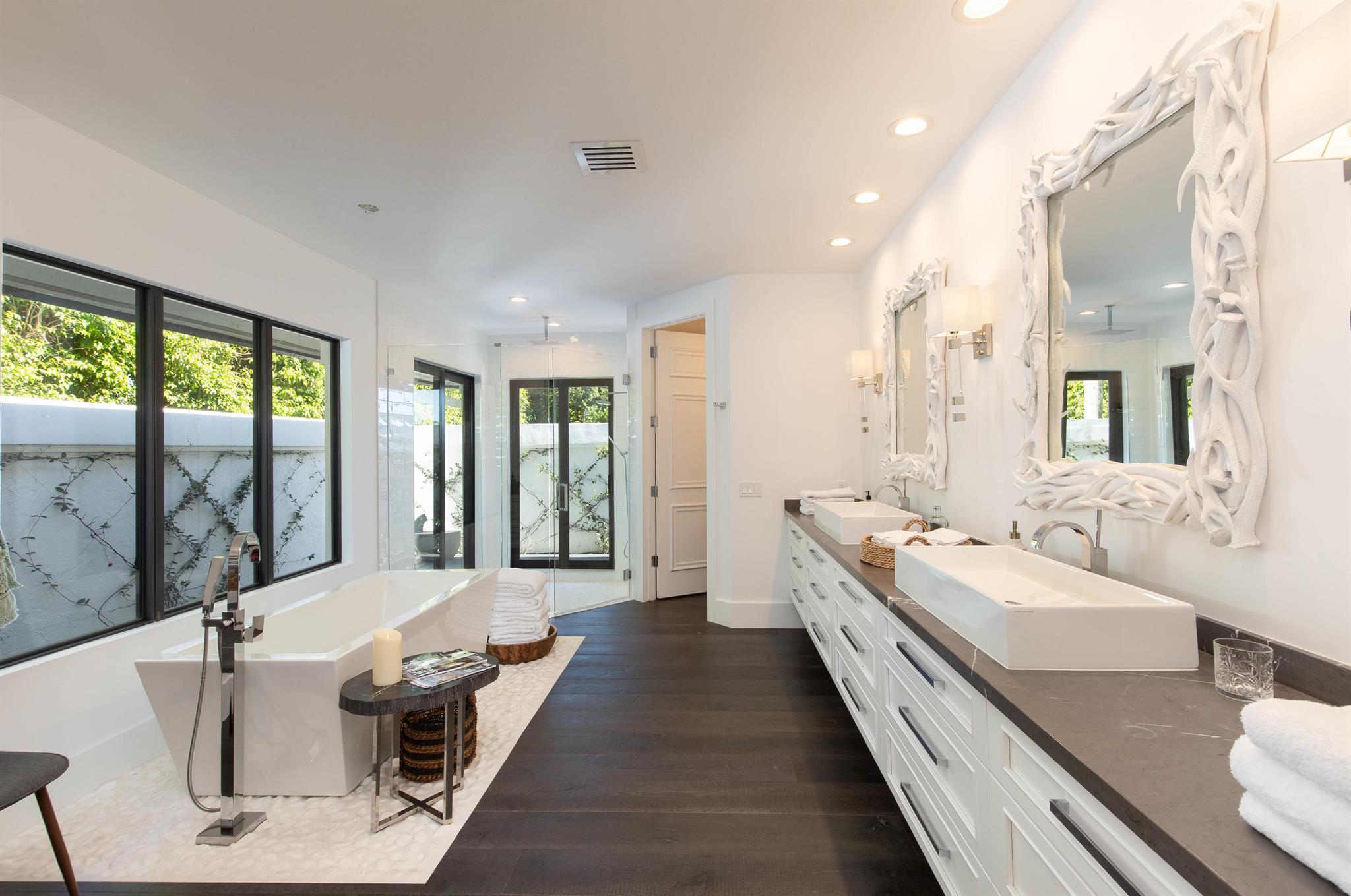 OAK TREE EST - Residential