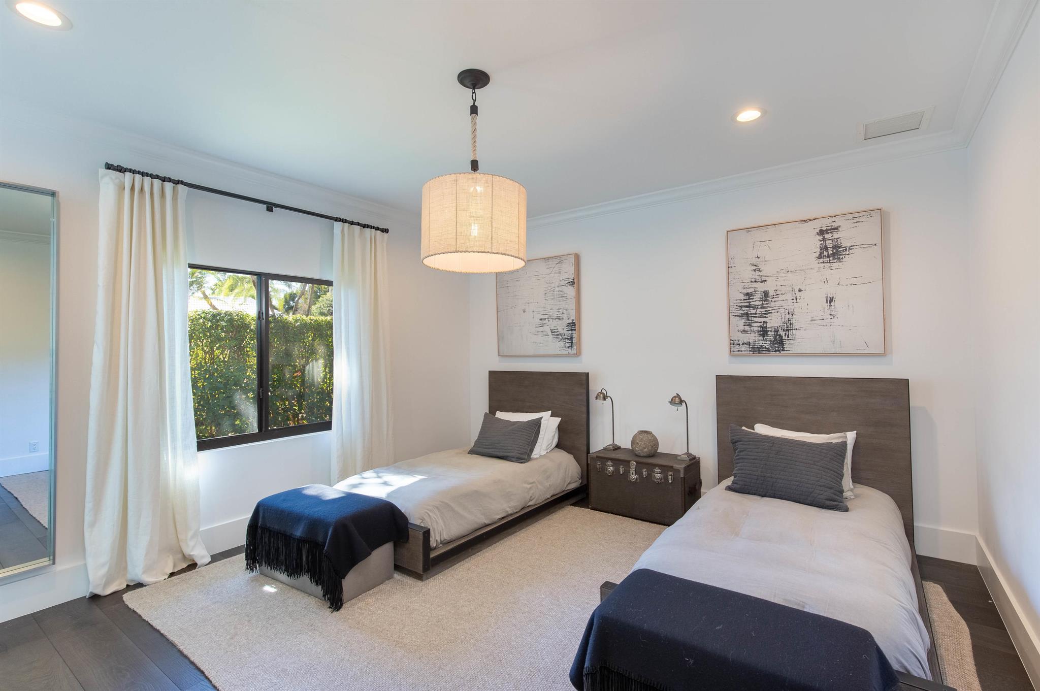 OAK TREE EST - Residential