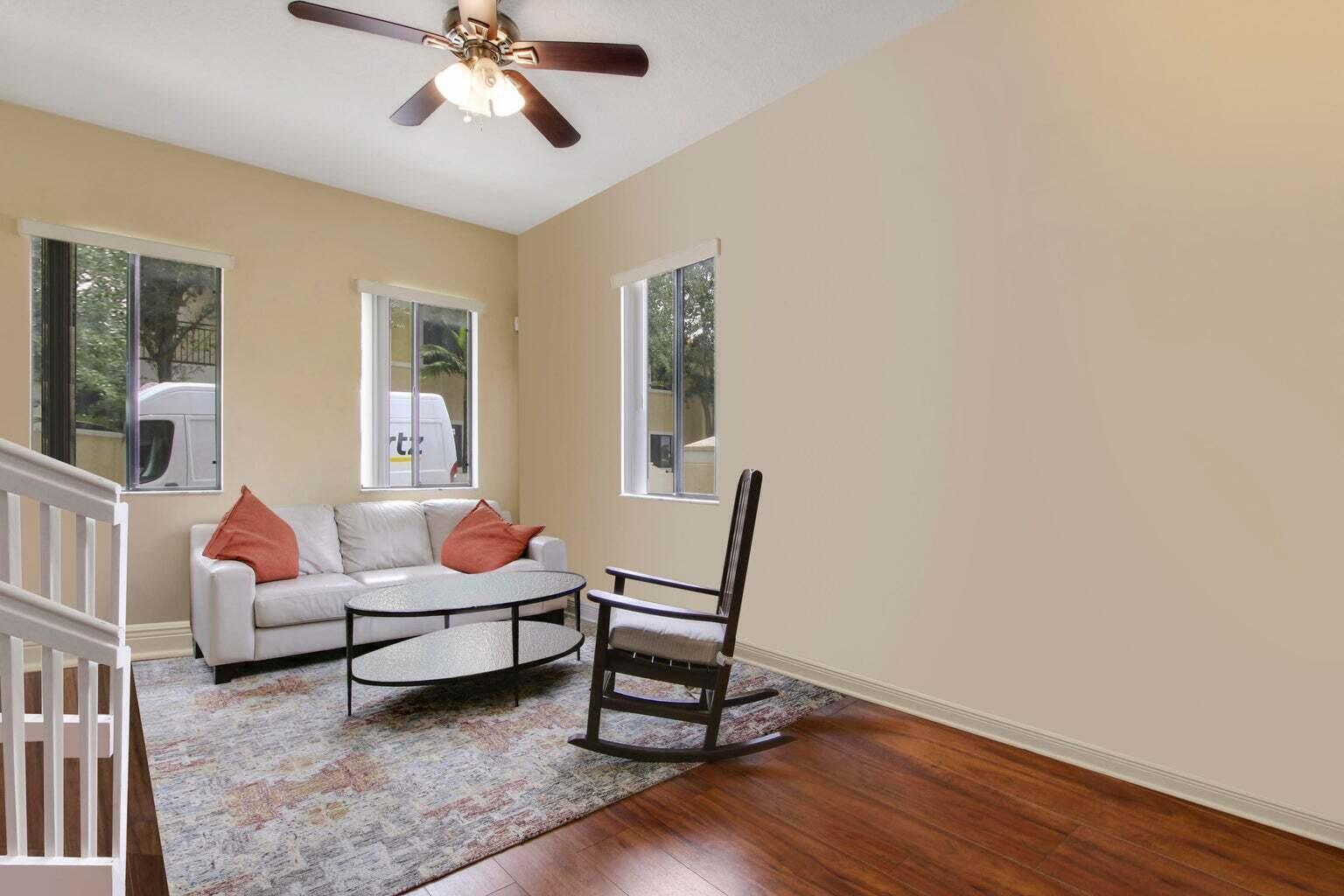2516 Venetian Court