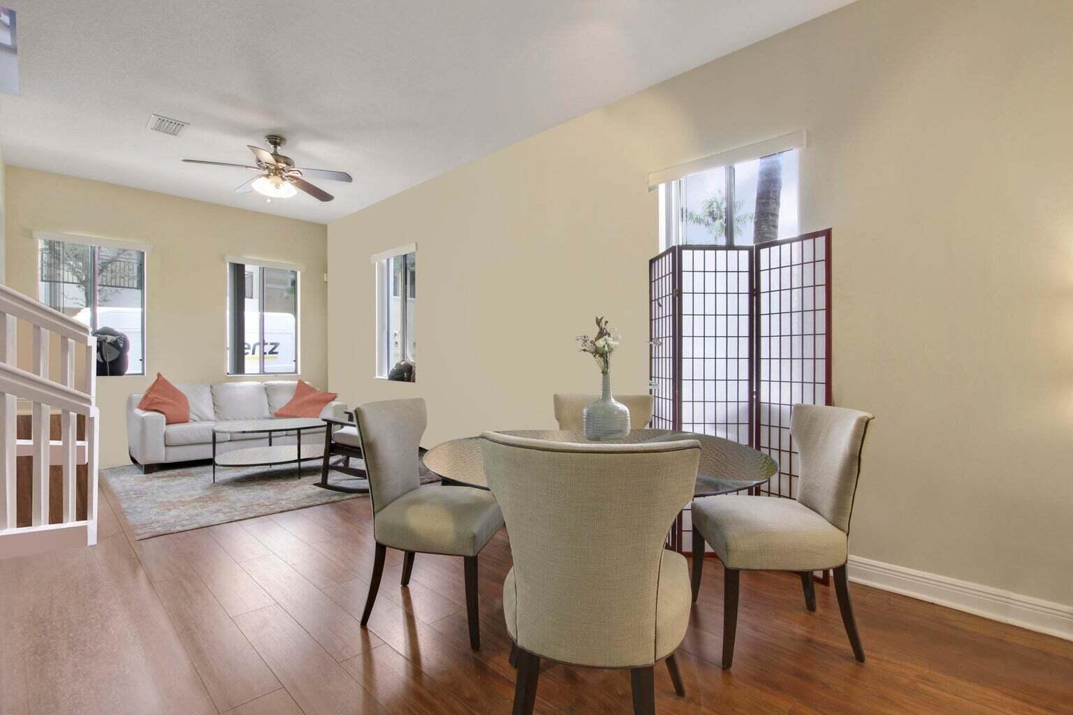 2516 Venetian Court