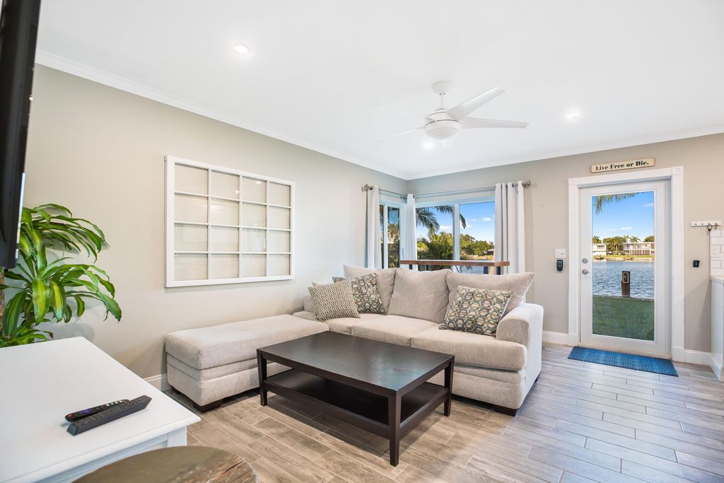 Photo of 1400 SE 7th Avenue #2, Pompano Beach, FL 33060 (MLS # B26031021)