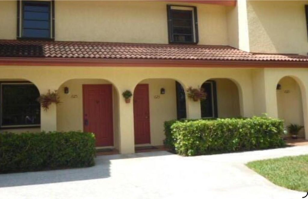 Photo of 1627 Hawthorne Place #1623, Wellington, FL 33414 (MLS # R11152307)