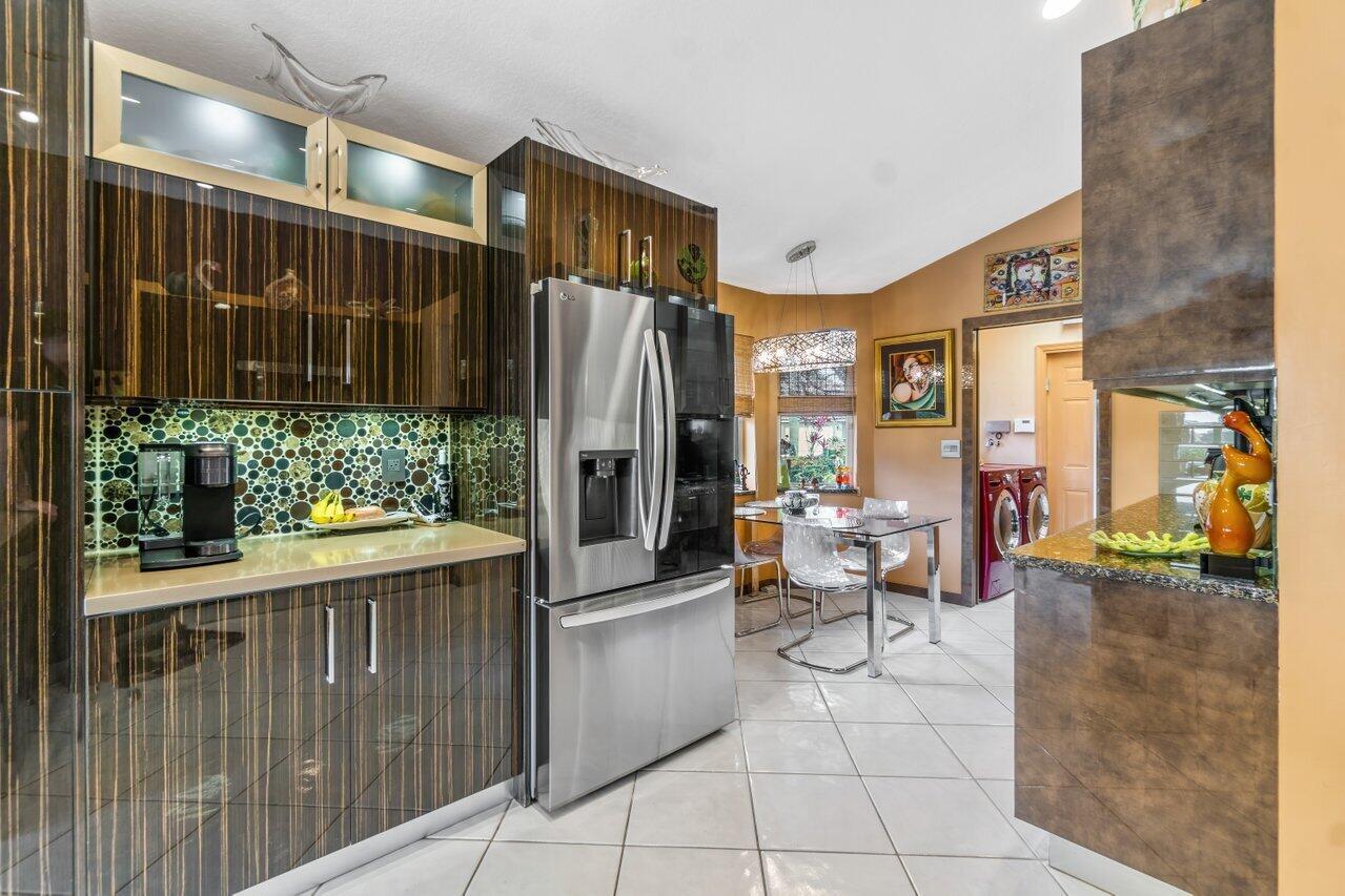 LAKERIDGE GREENS AT PIPERS GLEN - Residential