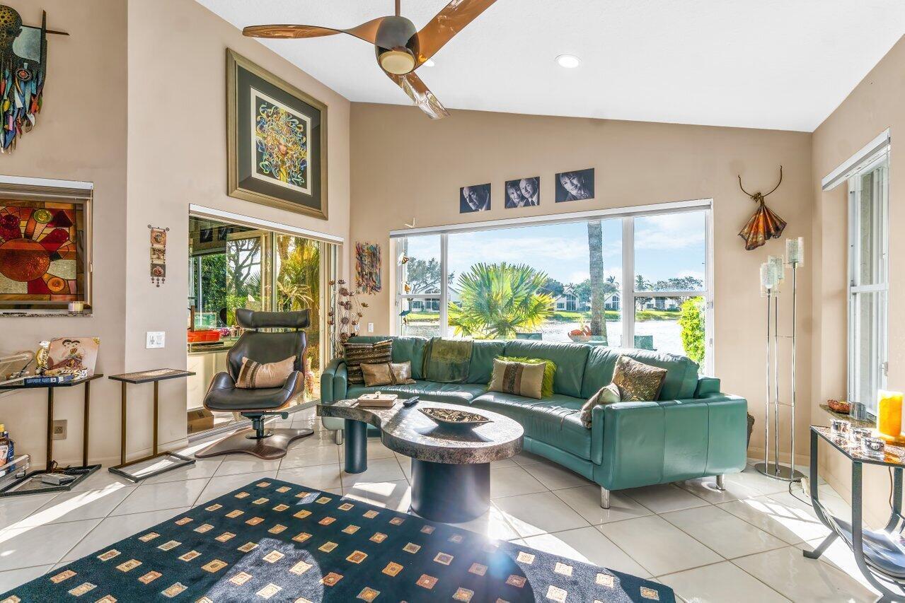 LAKERIDGE GREENS AT PIPERS GLEN - Residential