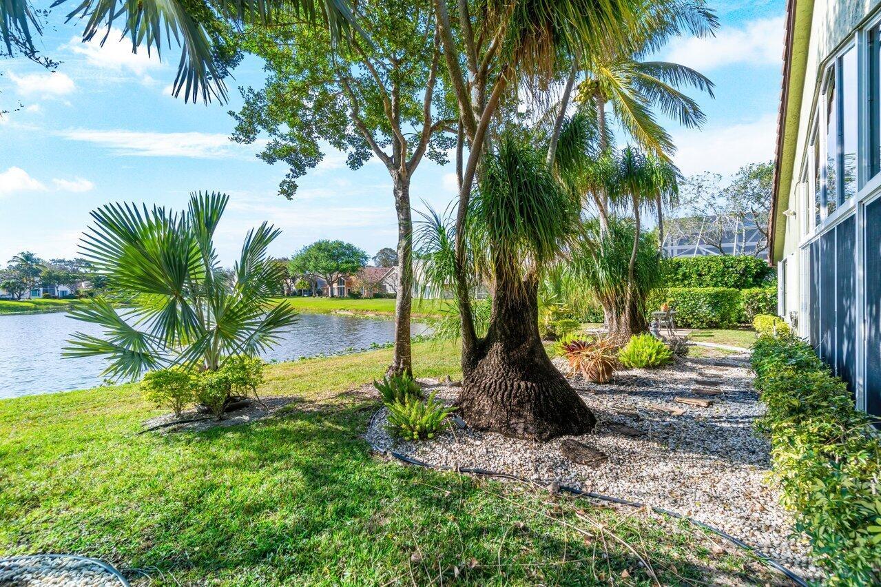 LAKERIDGE GREENS AT PIPERS GLEN - Residential