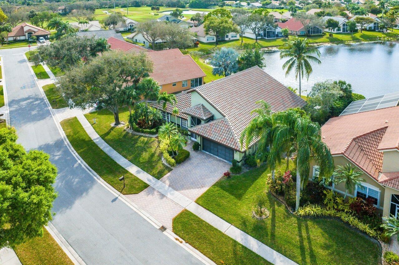 LAKERIDGE GREENS AT PIPERS GLEN - Residential
