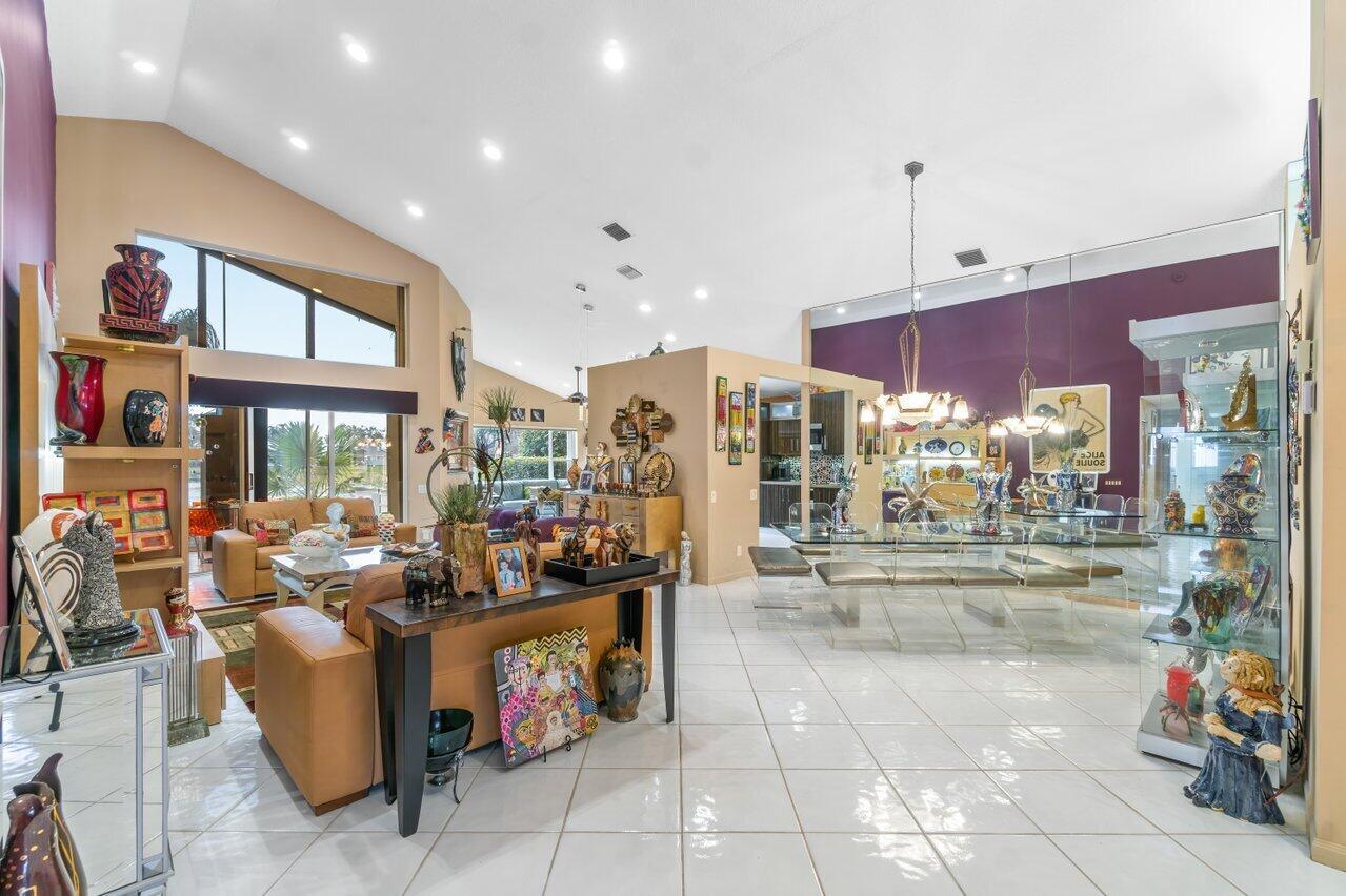 LAKERIDGE GREENS AT PIPERS GLEN - Residential