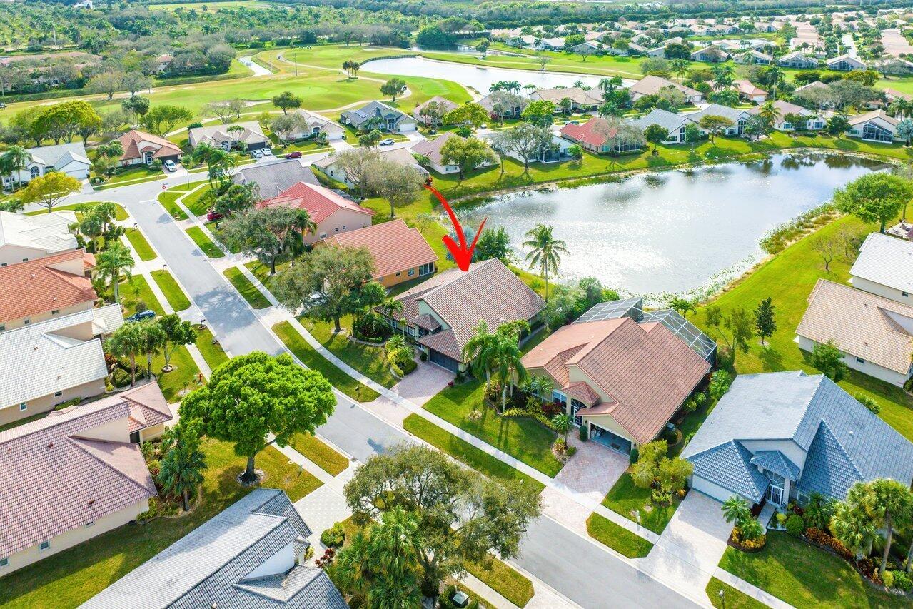 LAKERIDGE GREENS AT PIPERS GLEN - Residential