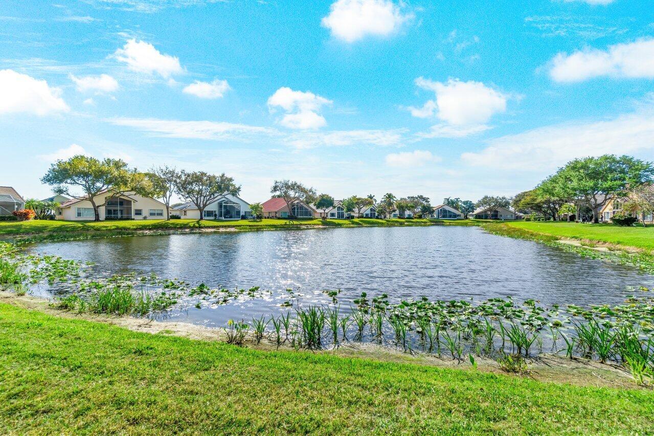 LAKERIDGE GREENS AT PIPERS GLEN - Residential