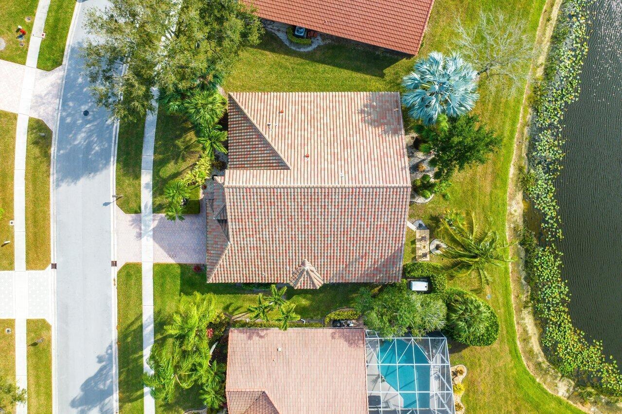 LAKERIDGE GREENS AT PIPERS GLEN - Residential