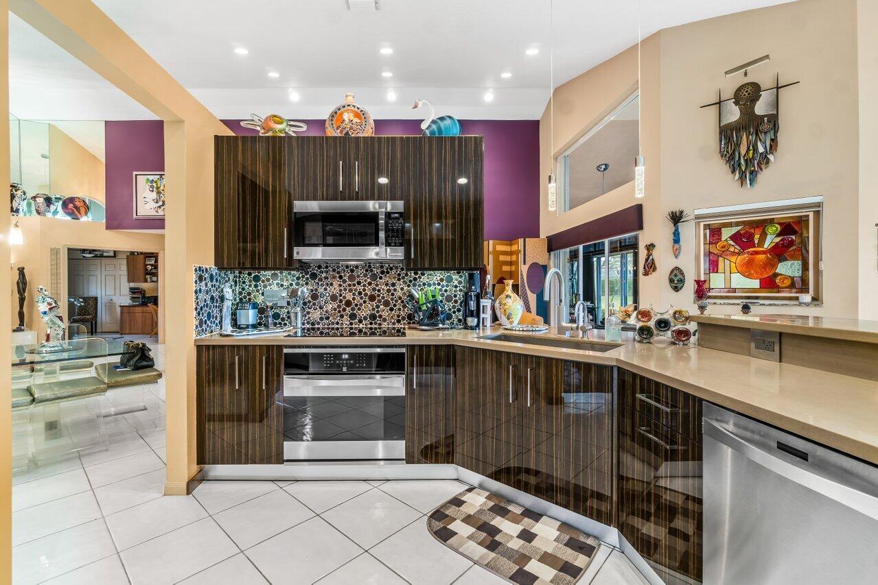 LAKERIDGE GREENS AT PIPERS GLEN - Residential