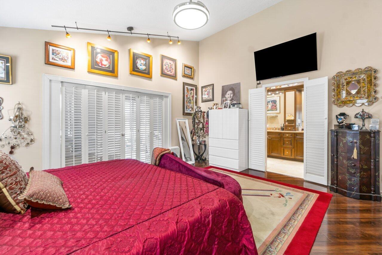 LAKERIDGE GREENS AT PIPERS GLEN - Residential