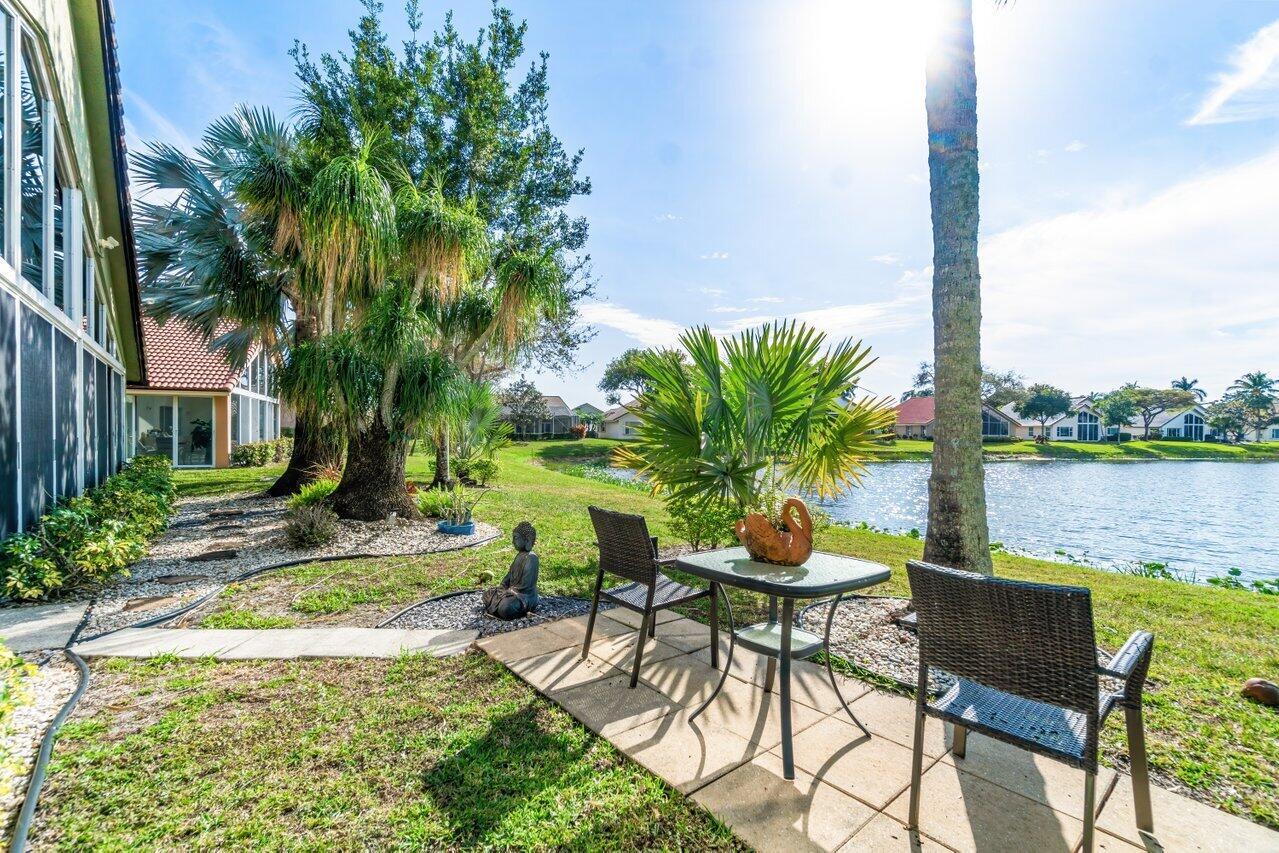 LAKERIDGE GREENS AT PIPERS GLEN - Residential