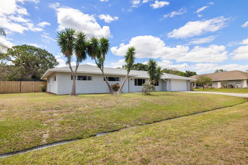 Photo of 2171 SE Gidding Road, Port Saint Lucie, FL 34952 (MLS # R10976699)