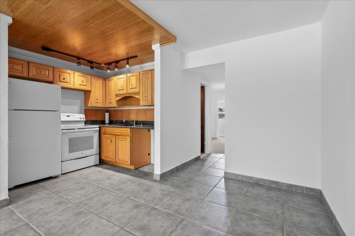 SHEFFIELD CONDOS A TO Q - Residential