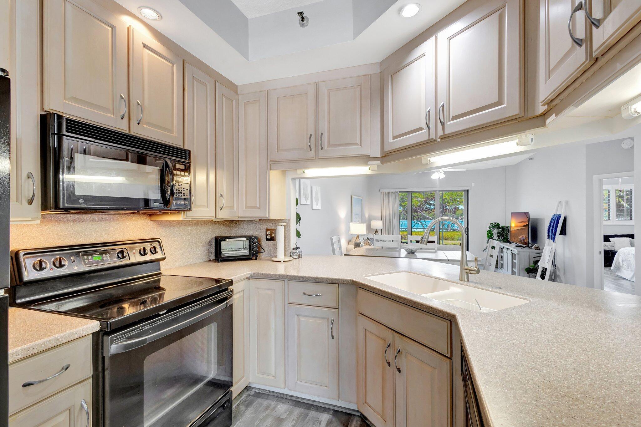 TEQUESTA COVE CONDO - Residential Lease