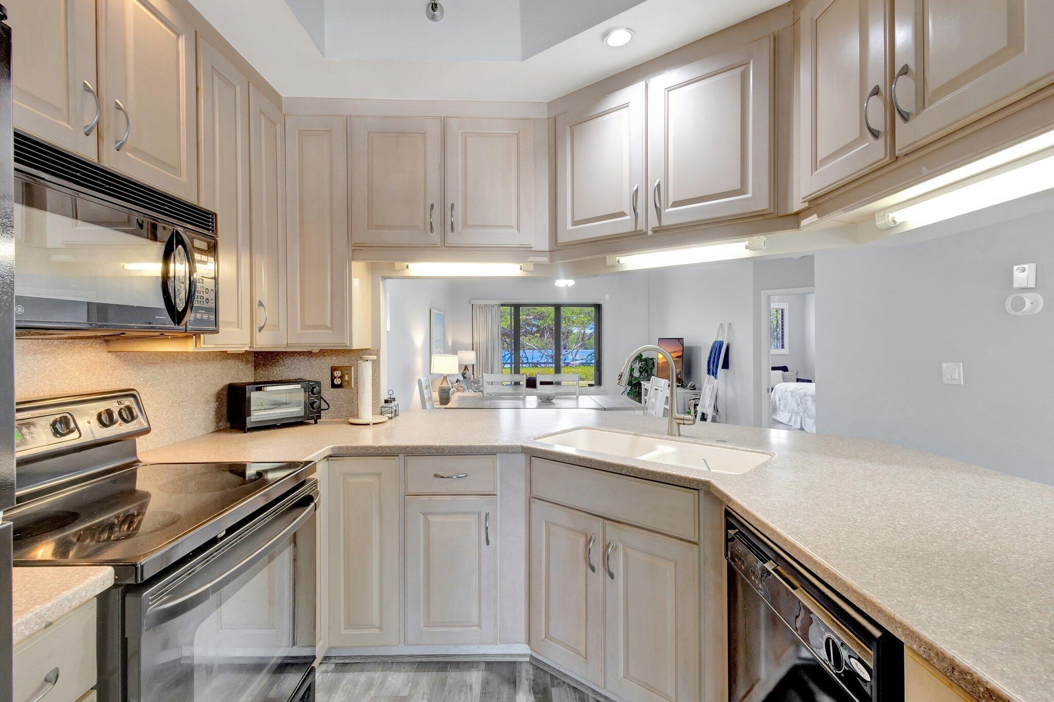 TEQUESTA COVE CONDO - Residential Lease