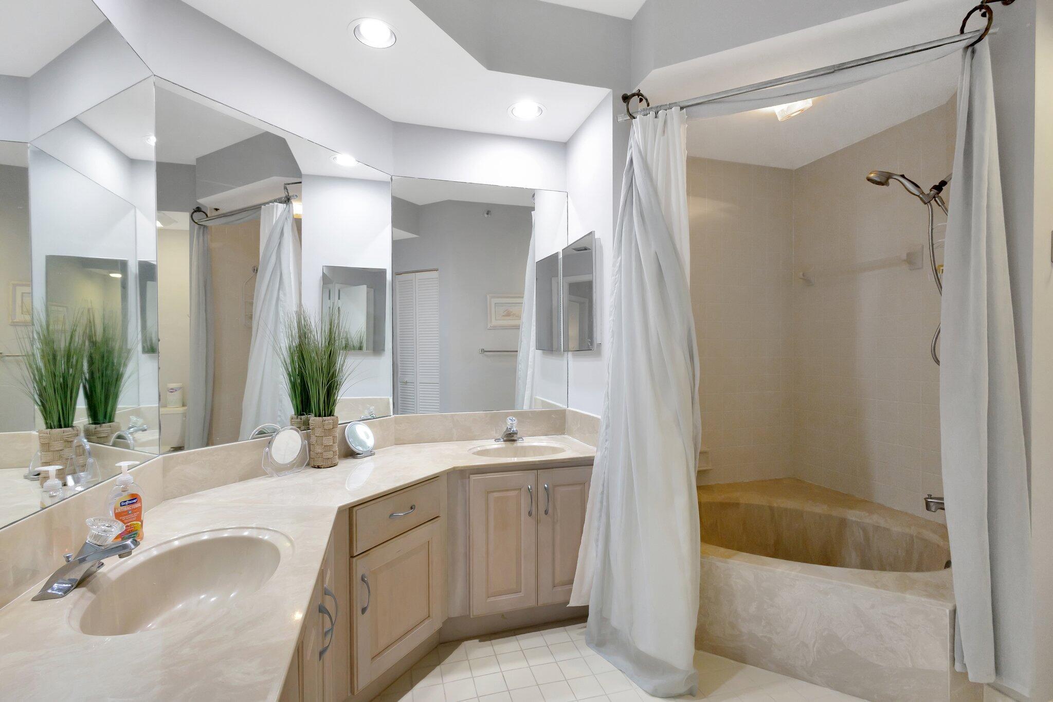 TEQUESTA COVE CONDO - Residential Lease