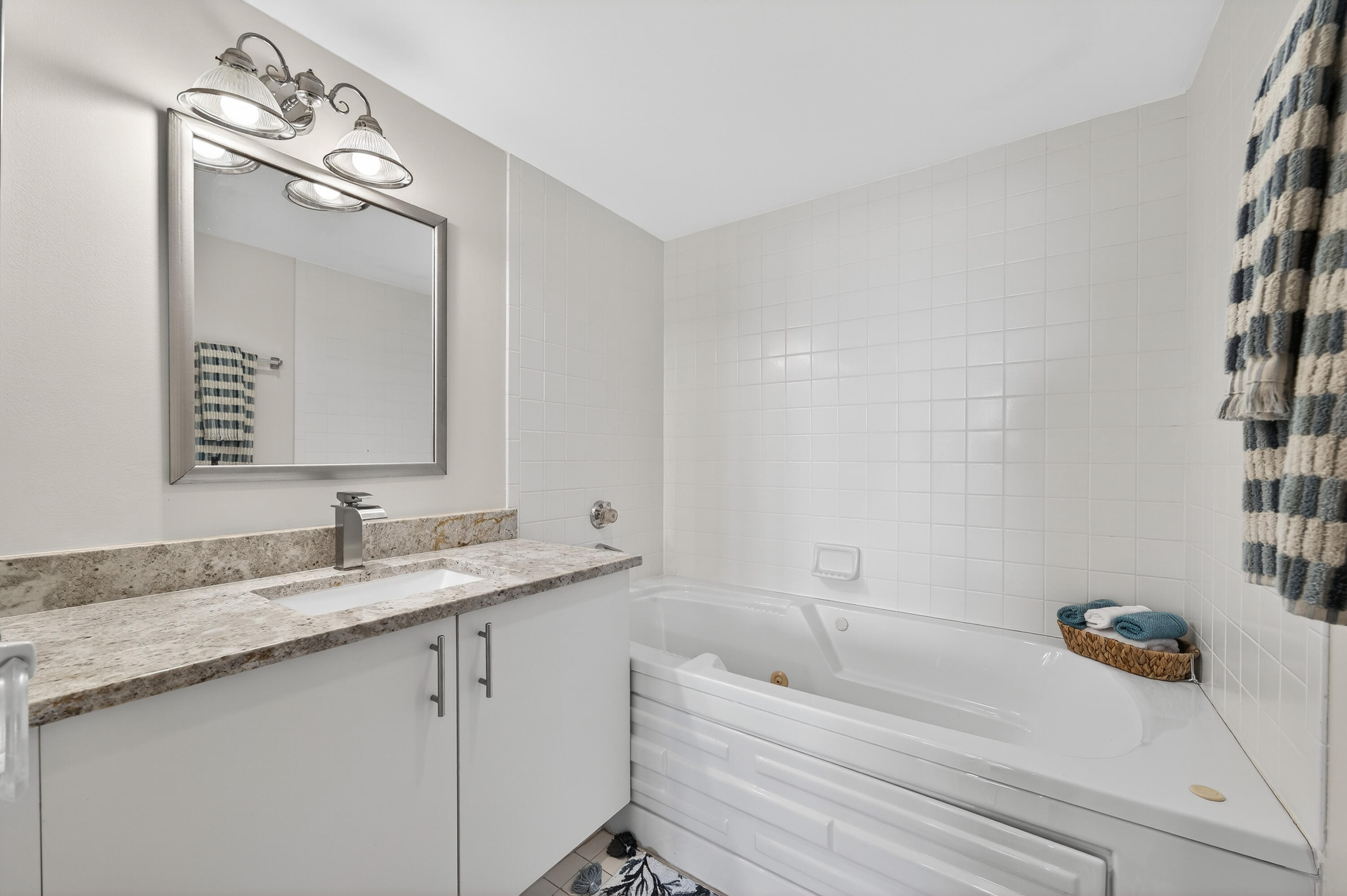 AQUANIQUE OCEAN CLUB, A CONDOMINIUM - Residential