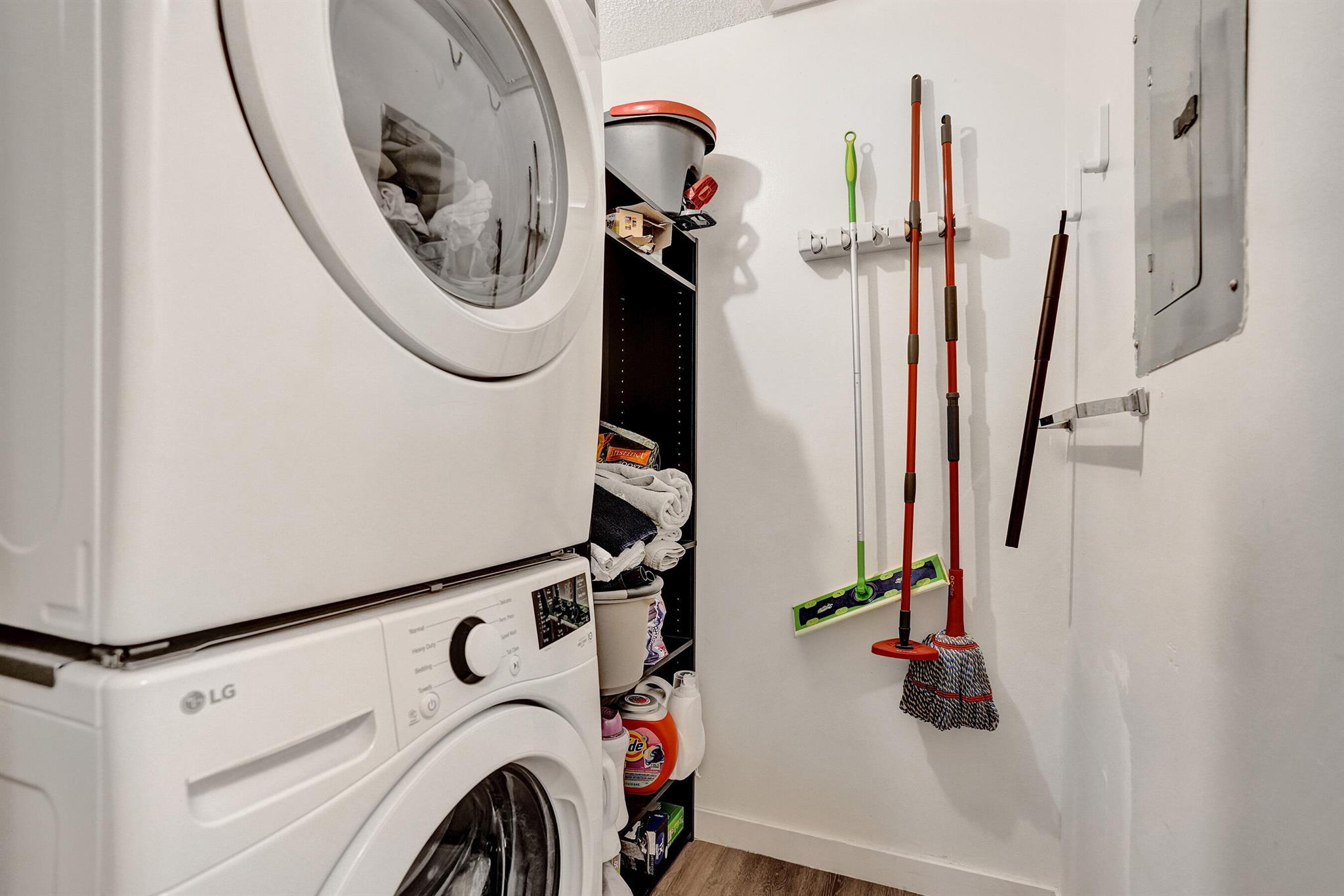 SPRINGDALE HOMES - Residential