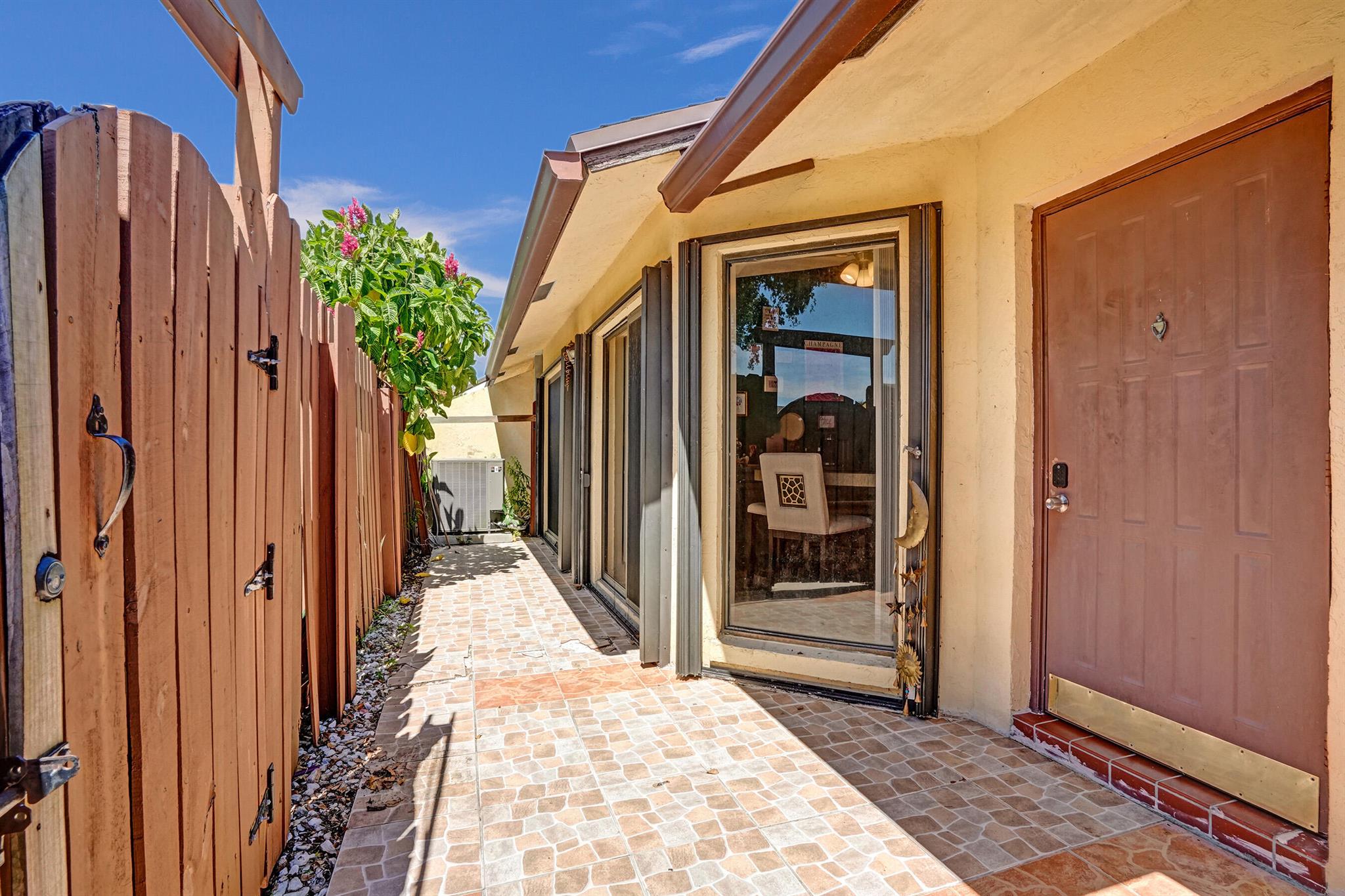 SPRINGDALE HOMES - Residential