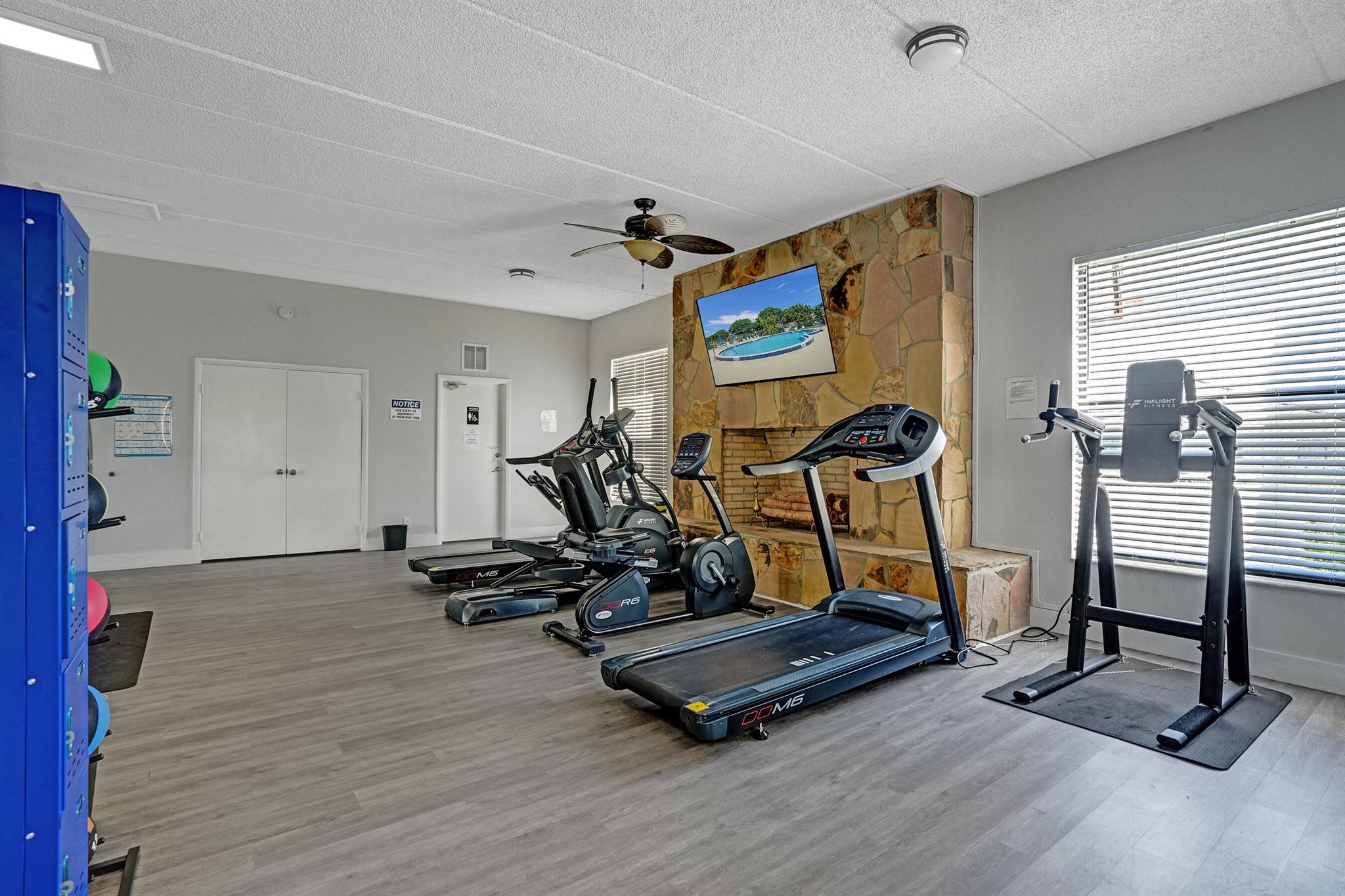 SPRINGDALE HOMES - Residential