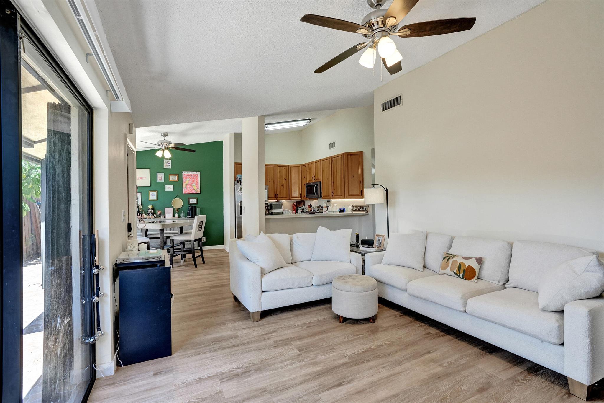 SPRINGDALE HOMES - Residential