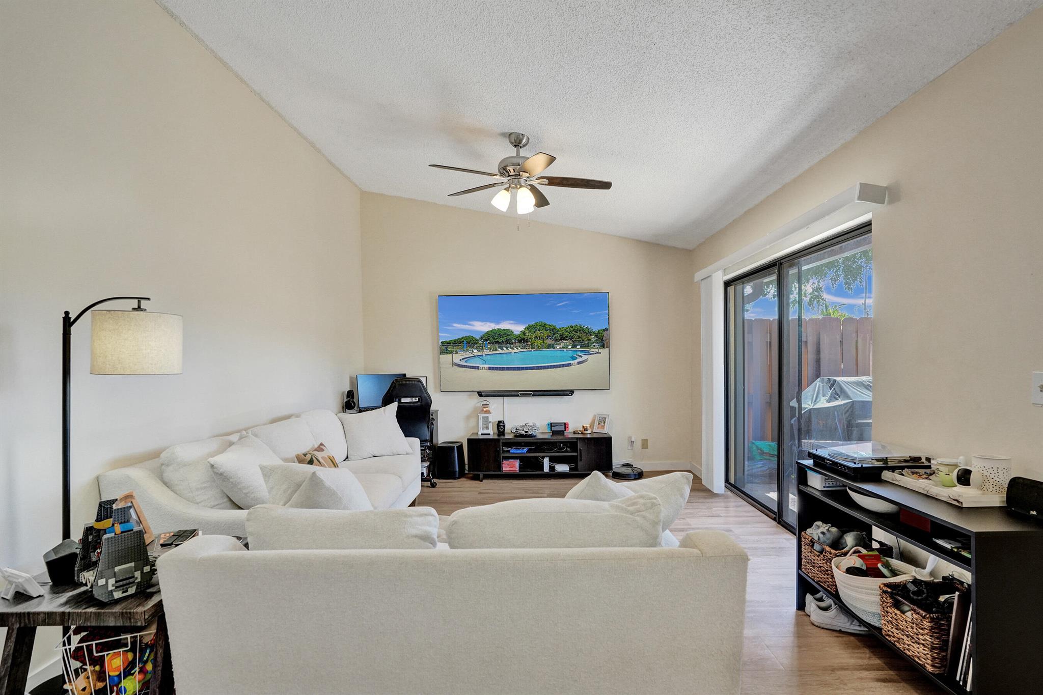 SPRINGDALE HOMES - Residential