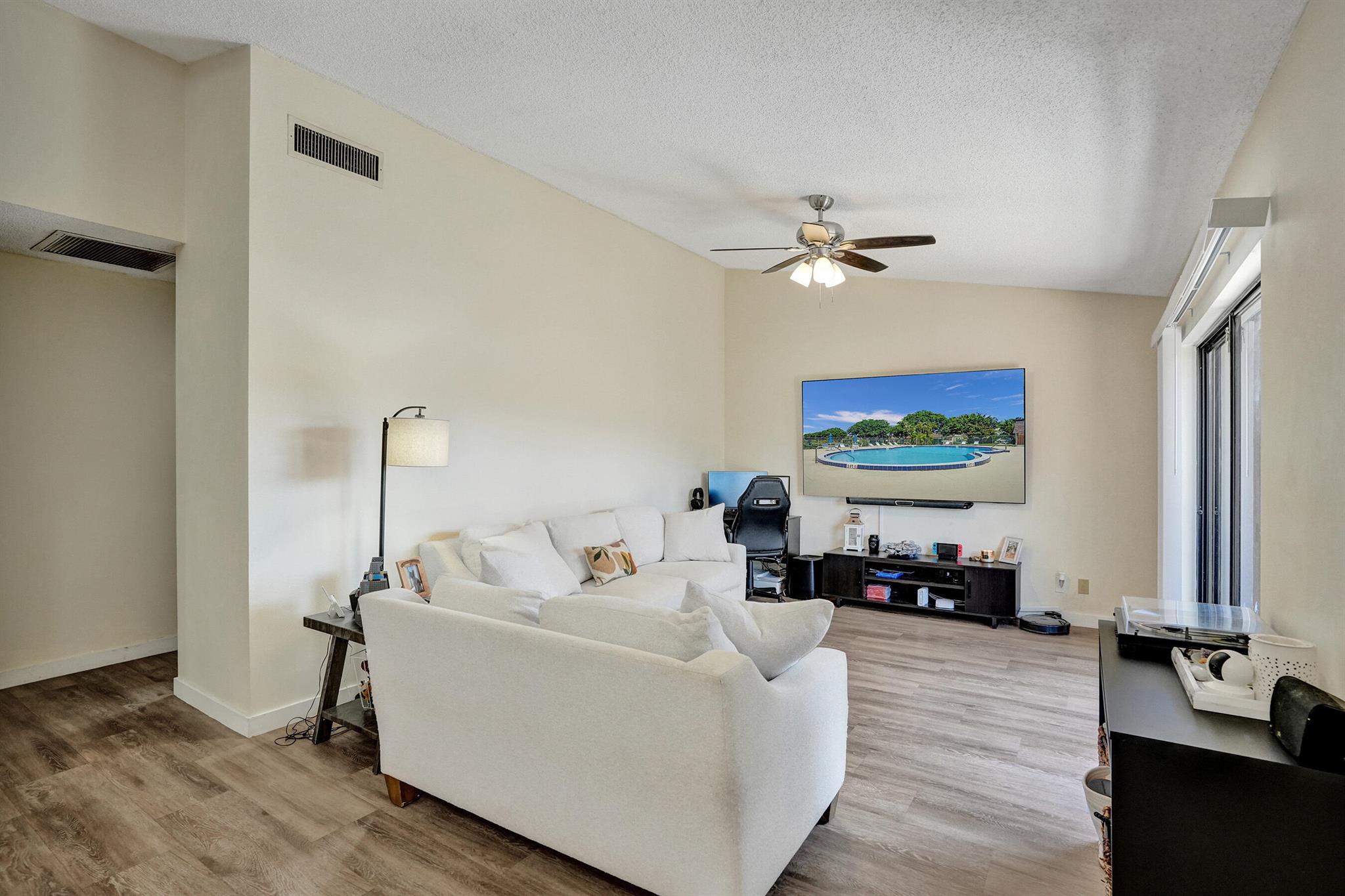 SPRINGDALE HOMES - Residential