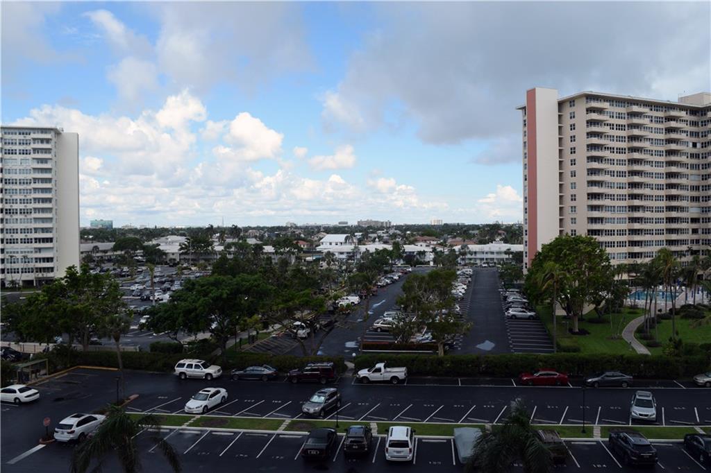 Coral Ridge Towers South - Residential