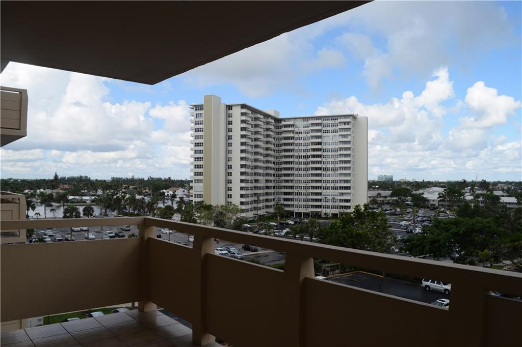 Coral Ridge Towers South - Residential