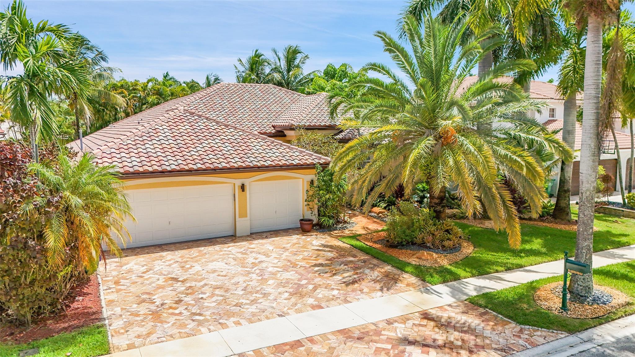 Sunset Lakes One 164-34 B - Residential