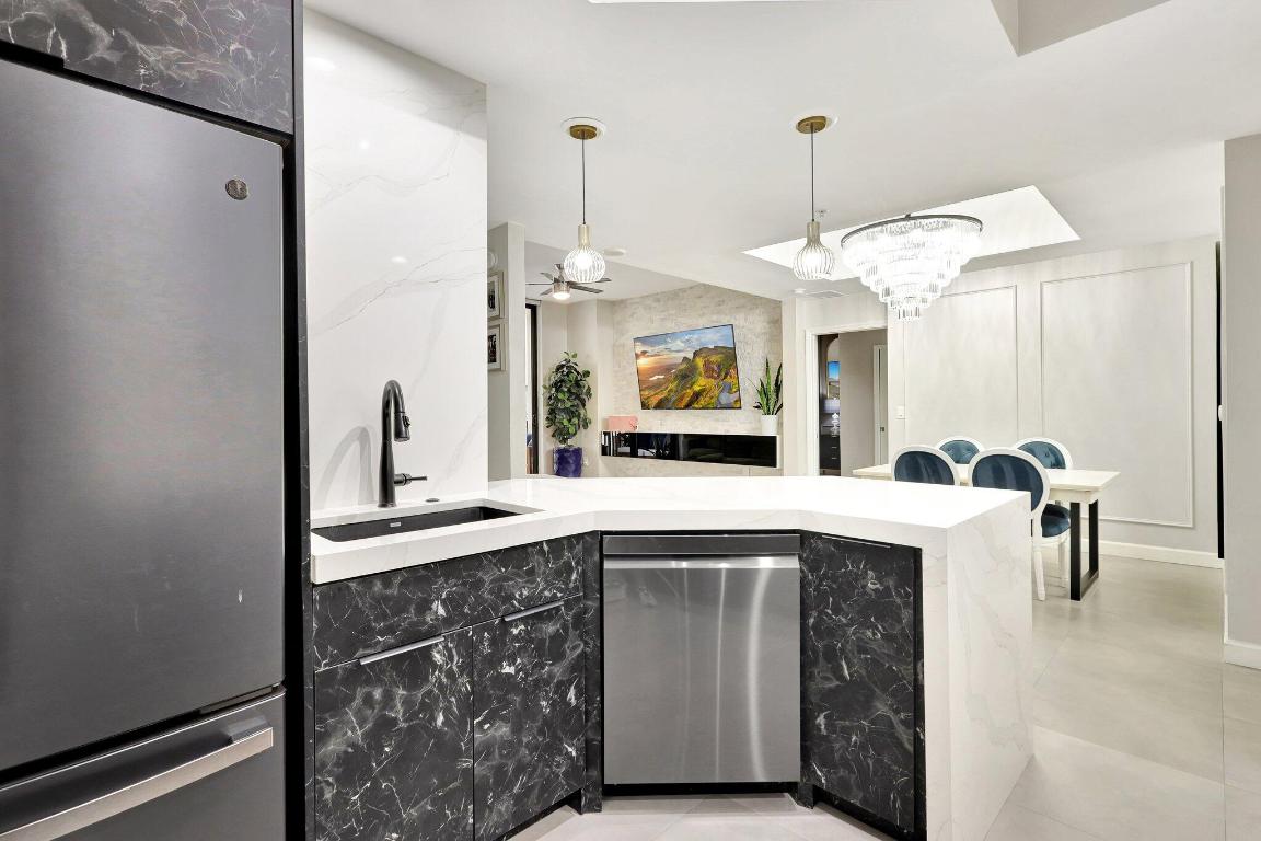 ONE CITY PLAZA CONDO - Residential Lease